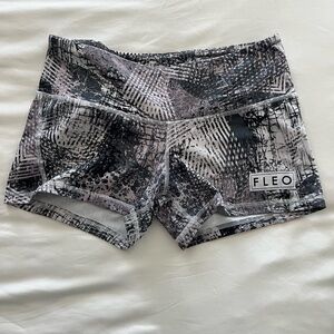 Fleo Shorts